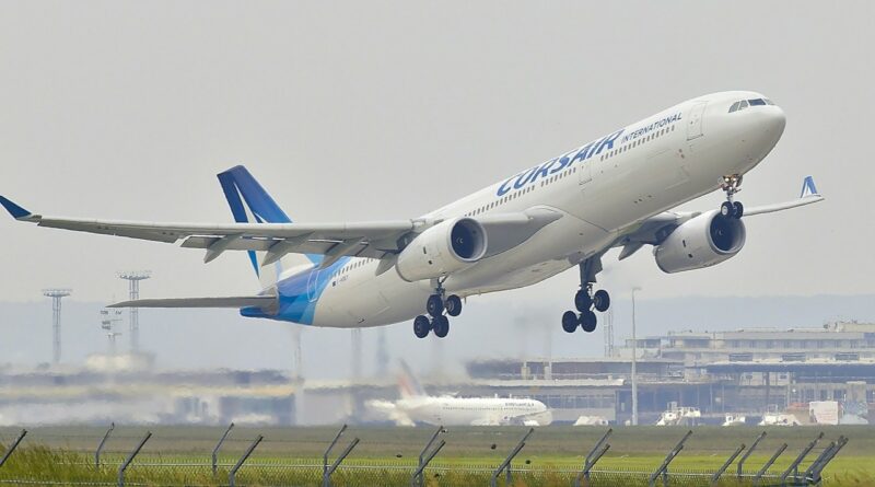 Avion au départ de l'aéroport d'Orly